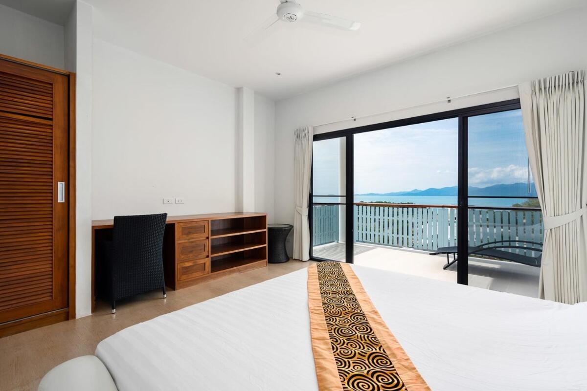 Villaer 2 Bed Seaview 5 Mins To B1 *