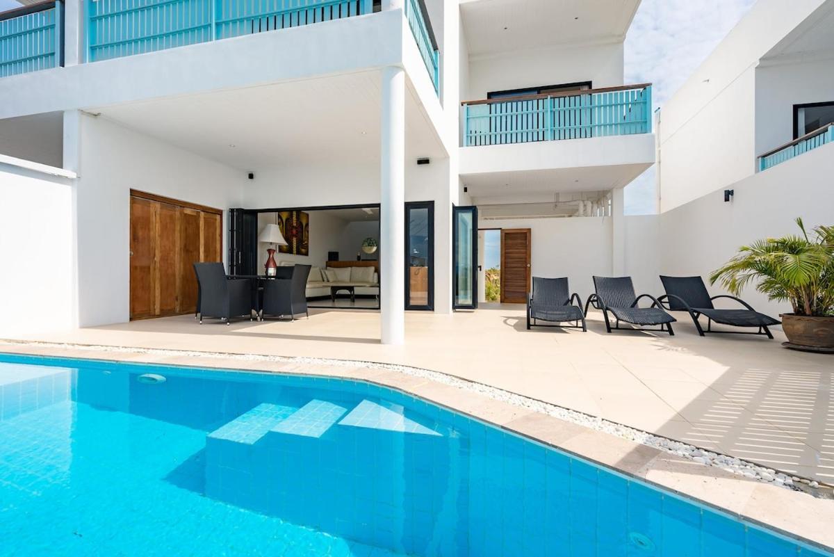 2 Bed Seaview 5 Mins To B1 Villaer *